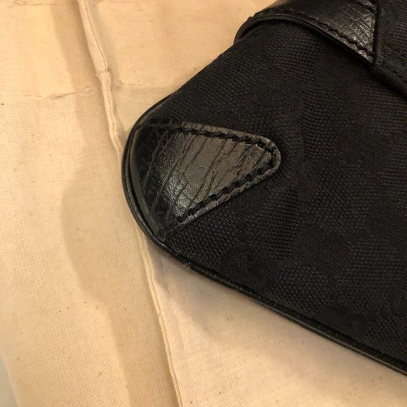 GUCCI Vintage Black Monogram Horse Bit Clutch - Picture 10 of 16